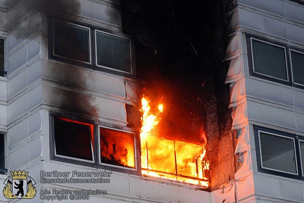 Flammen am Fenster