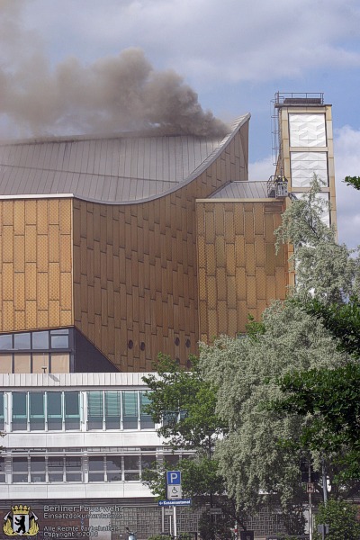 Rauch über der Philharmonie