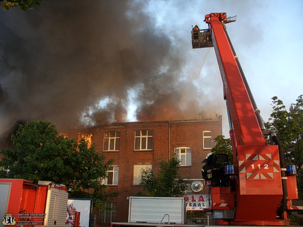 Brandbekämpfung über Teleskopmast