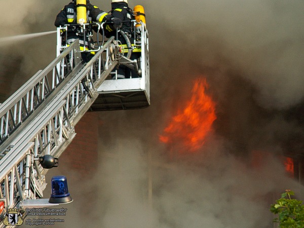 Brandbekämpfung über DLK