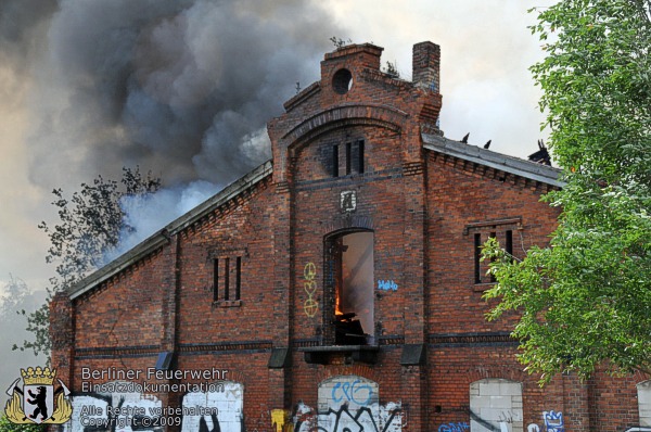 Giebelseite des Brandgebäudes