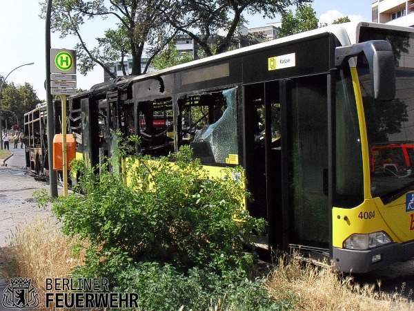 Brandschaden am ganzen Fahrzeug