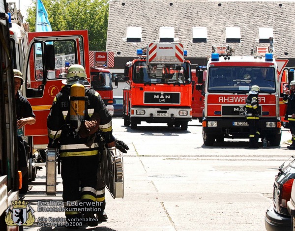 Fahrzeuge an der Einsatzstelle