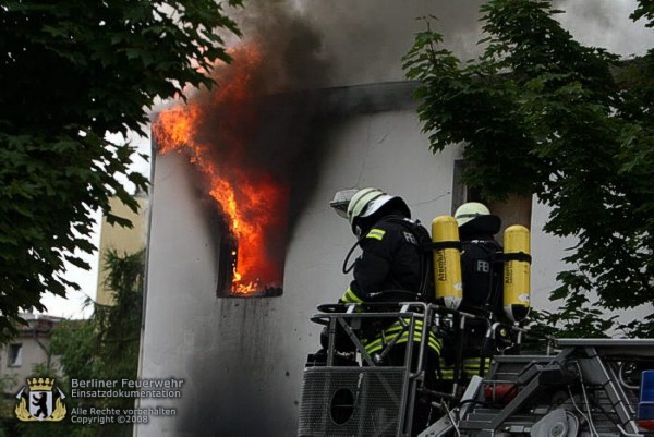 Flammen am Fenster