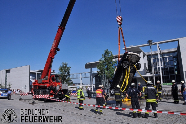 Pkw wird gehoben