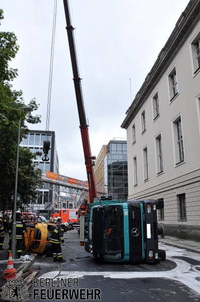 Feuerwehrkran im Einsatz