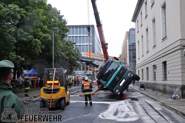 Feuerwehrkran im Einsatz