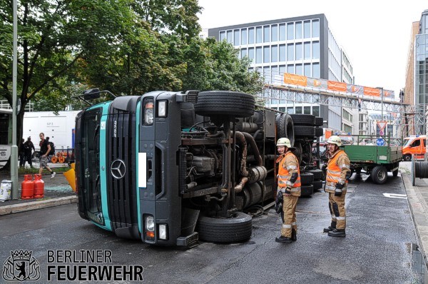 Umgestürtzter LKW