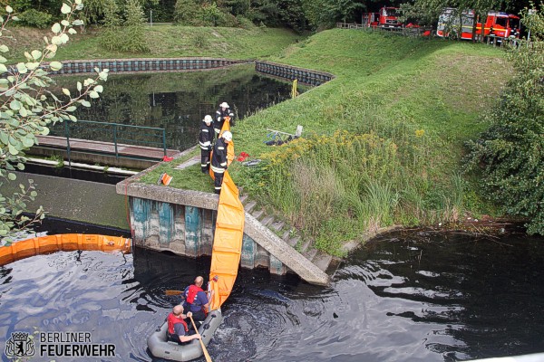 Ölsperre wird ausgelegt