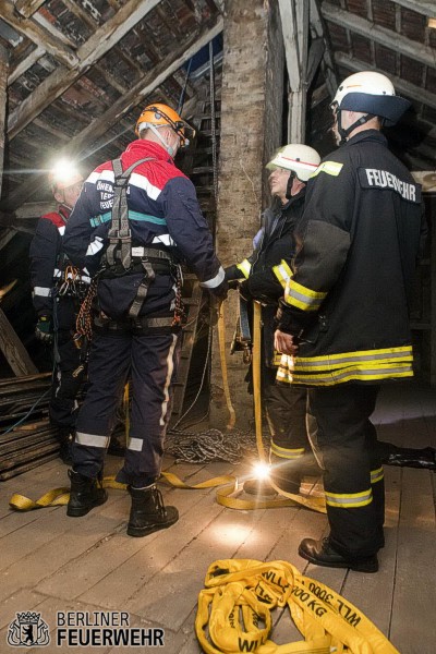 Einsatzvorbereitung der Höhenrettung