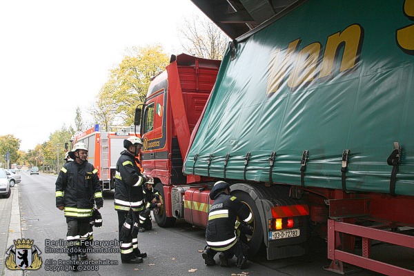 Auflieger in Schieflage geraten