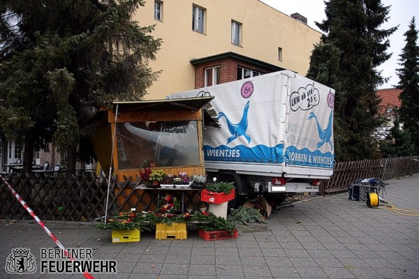 Kleintransporter im Blumenstand