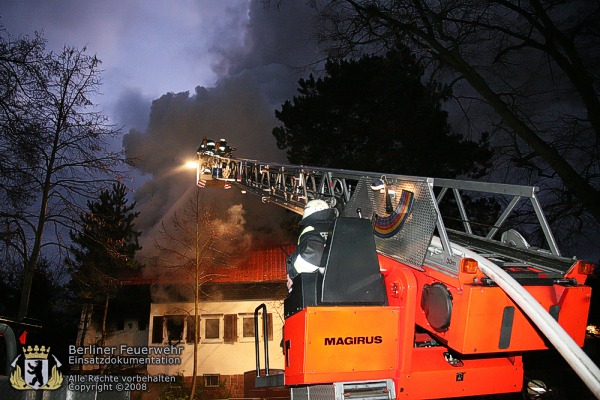 Brandbekämpfung über DLK