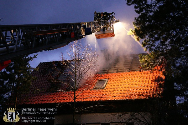 Brandbekämpfung über DLK