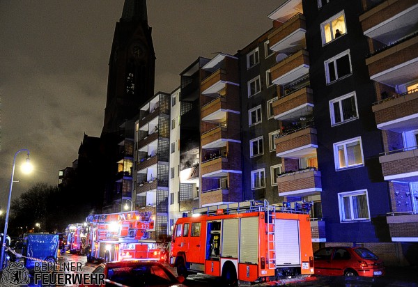 Feuerwehrfahrzeuge an der Einsatzstelle