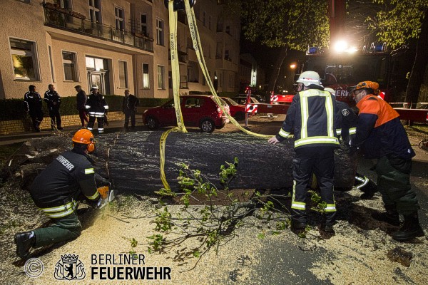 Feuerwehrkran im Einsatz