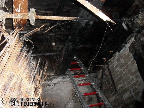 Durchbrand ins Dach