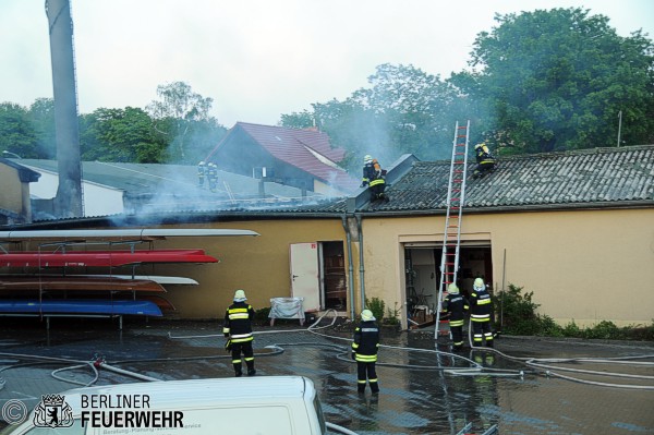 Einsatzkräfte an der Einsatzstelle