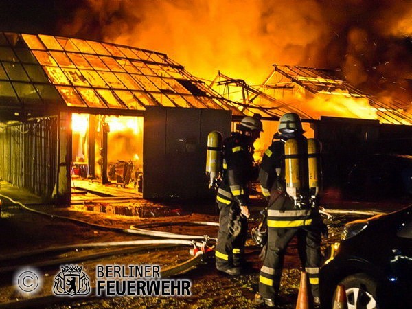 Einsatzkräfte an der Einsatzstelle