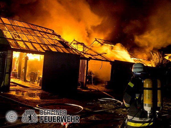 Einsatzkräfte an der Einsatzstelle