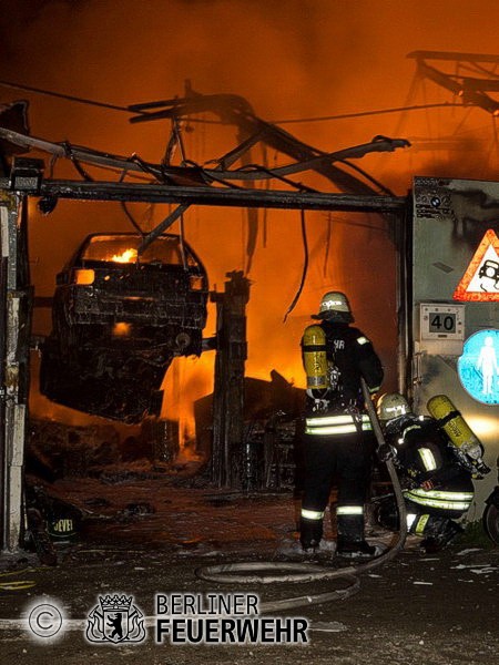 Einsatzkräfte an der Einsatzstelle