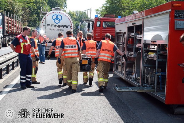 Gefahrstoffpumpen auf dem Weg zum Einsatzort
