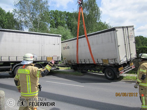 Umgestürtzter Anhänger