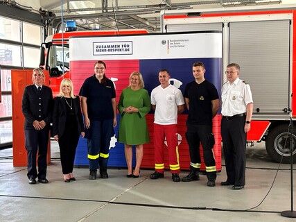 Eröffnung der Kampagne - Gruppenbild mit Frau Faeser, Frau Spranger und Herrn Homrighausen