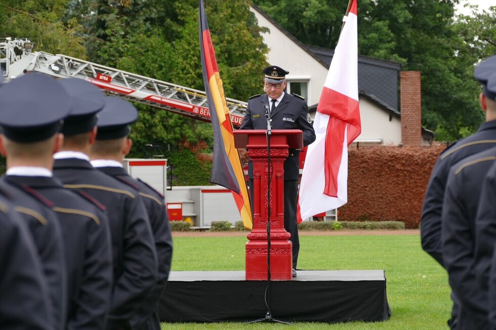 Ständiger Vertreter des Landesbranddirektors Herr Karsten Göwecke trägt seine Rede vor