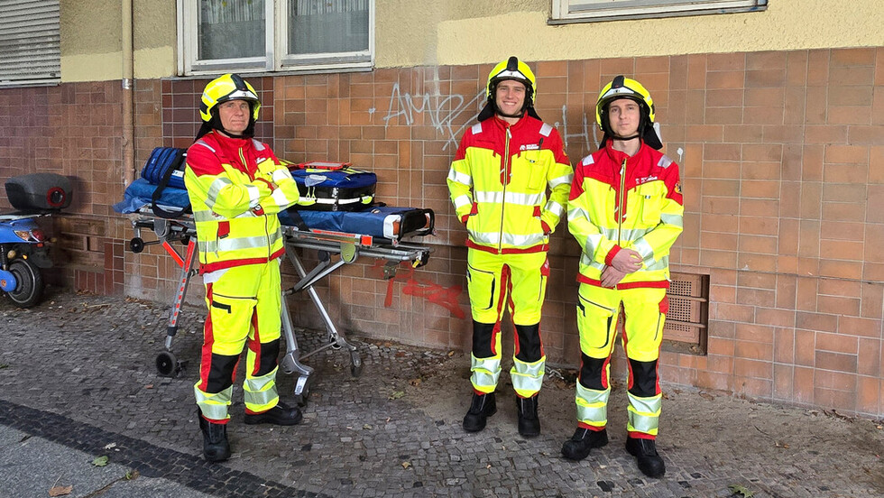 Rettungsdienstkräfte in Bereitstellung