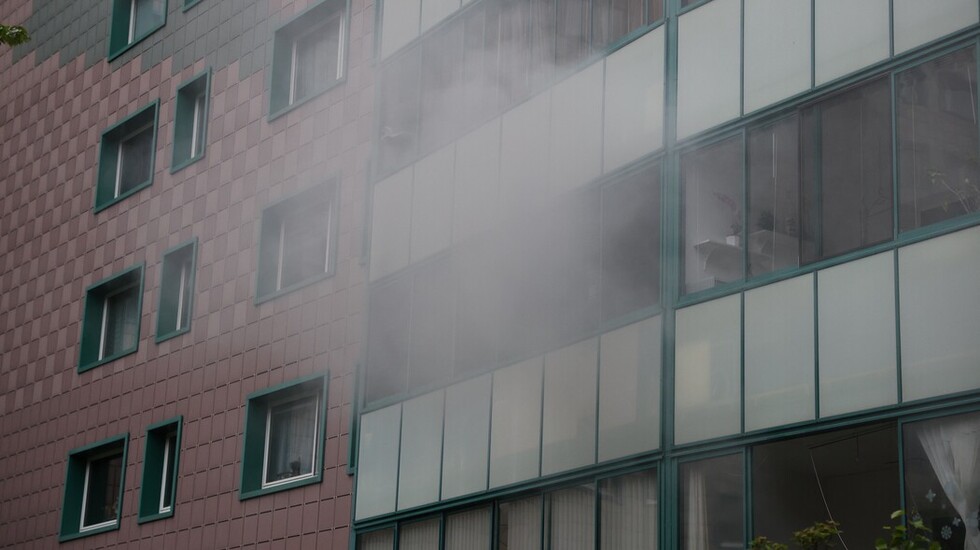 Rauchentwicklung aus der Brandwohnung