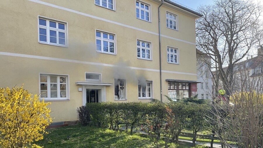 Sichtbarer Rauch aus der Wohnung