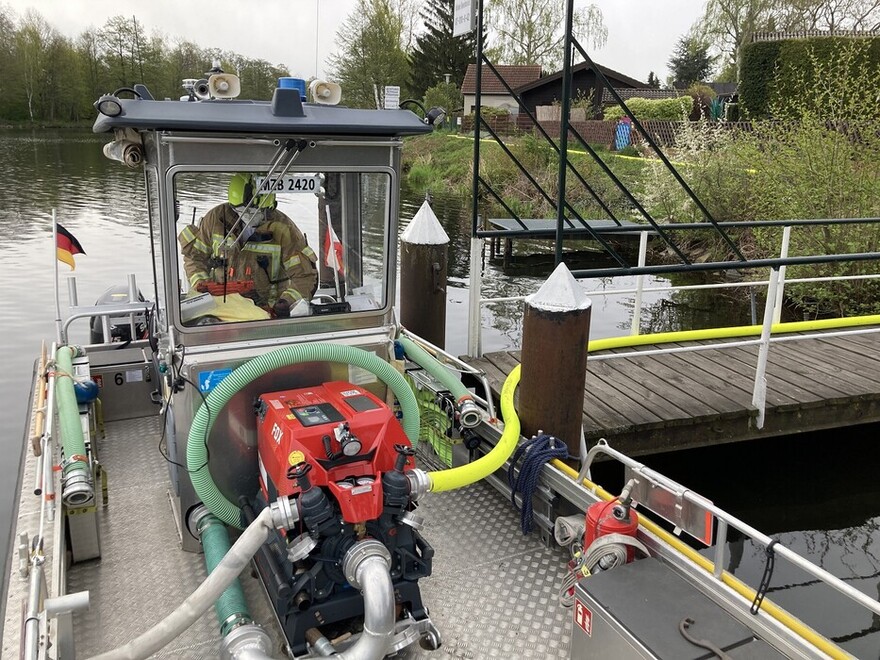 Wasserversorgung über Mehrzweckboot