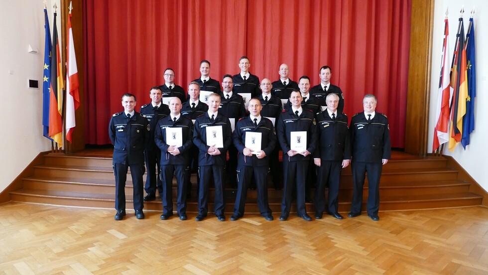 Gruppenbild der Beförderten von HBM zu HBMZ Praxisanleiter der OERD