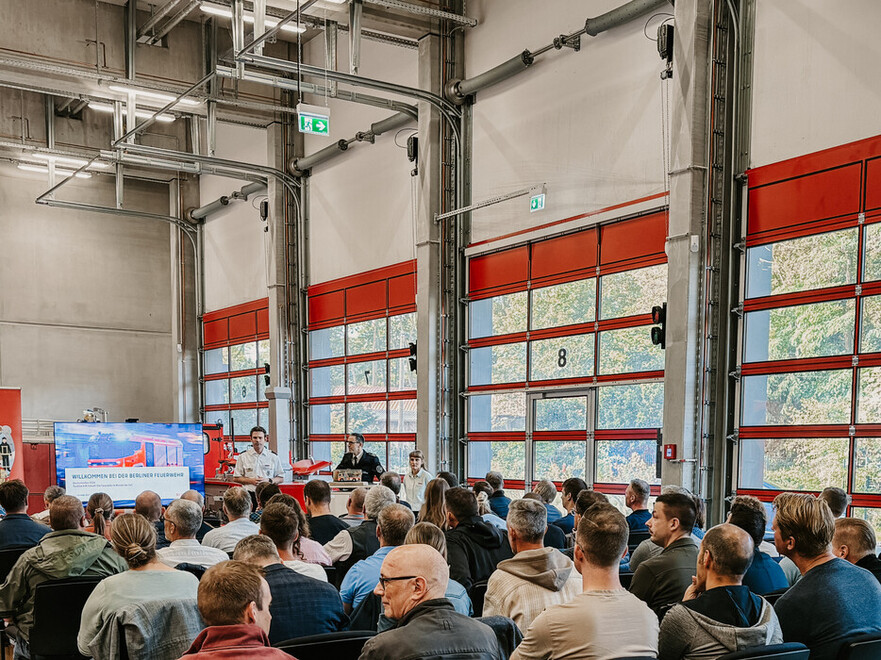 Baufachtreffen, Bild in Fahrzeughalle