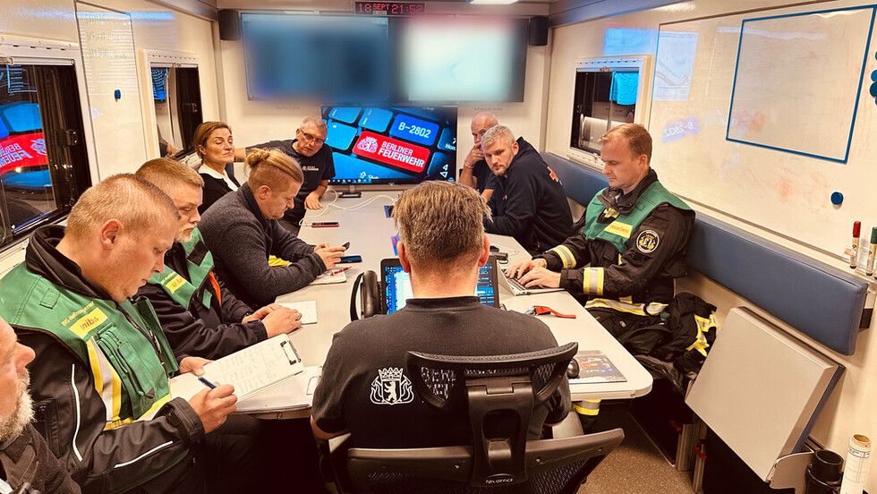 Beratung im Einsatzleitwagen
