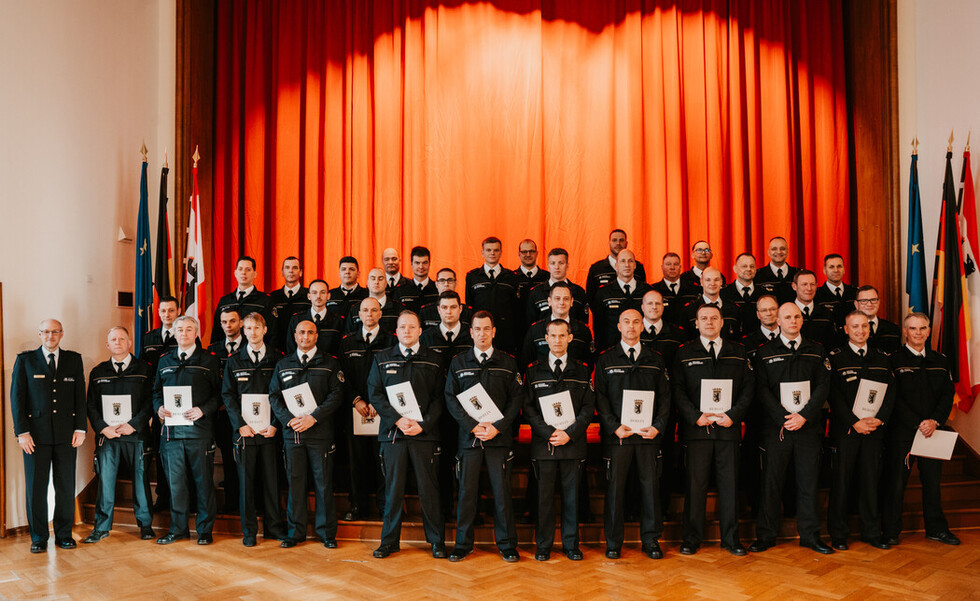 Gruppenbild der beförderten und ernannten Kollegen