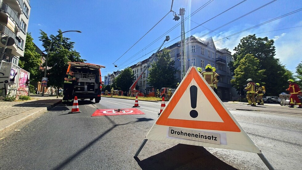 Drohne wird auf den Einsatz vorbereitet.