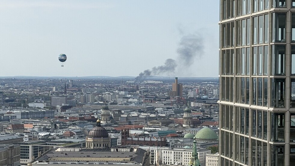 Rauchsäule weithin sichtbar
