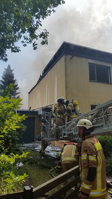 Zur Brandbekämpfung wurde CAFS-Schaum eingesetzt.