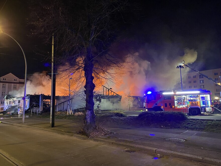 Blick auf die gesamte Einsatzstelle