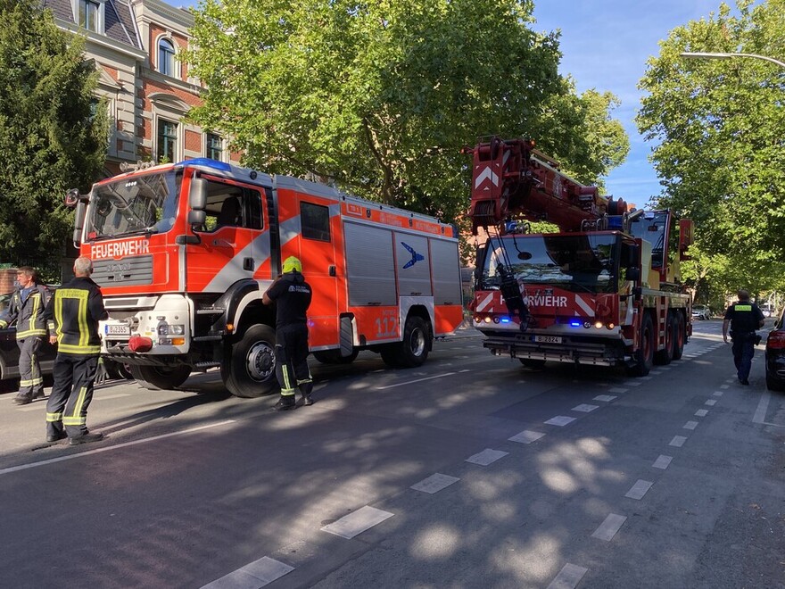 Rüstwagen und Feuerwehrkran