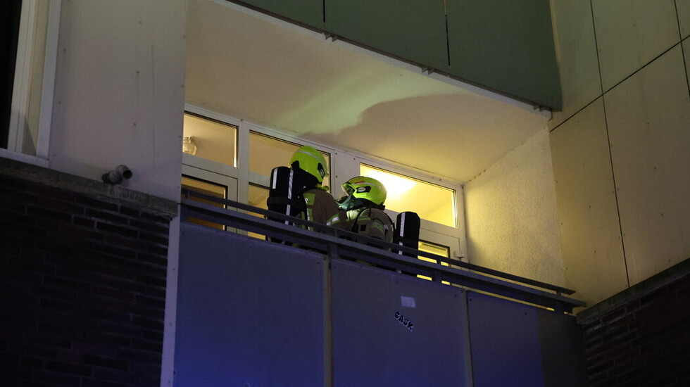 Einsatzkräfte im Treppenraum (Fotograf: Dennis Kowyrkin)