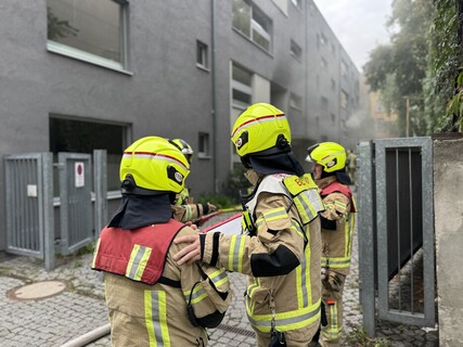 Führungskräfte bei der Lageeinweisung Führungskräfte bei der Lageeinweisung
