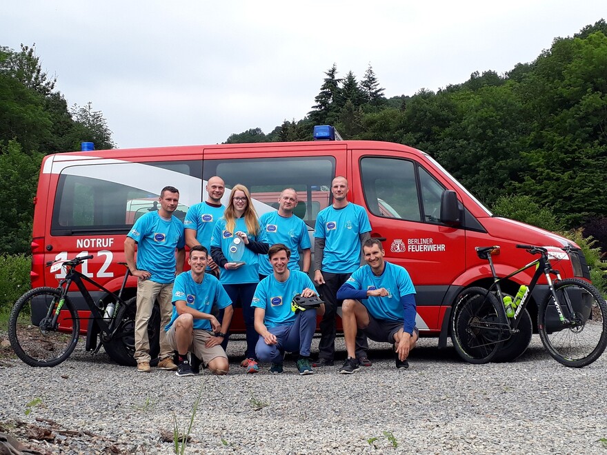 Die erfolgreichen Mountainbiker der Berliner Feuerwehr.