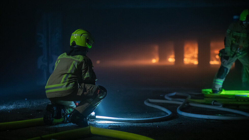 Brand in einem Parkhaus in Wilmersdorf 