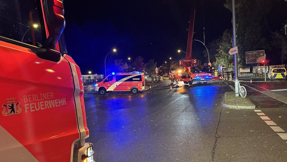 Einsatzfahrzeuge an der Einsatzstelle