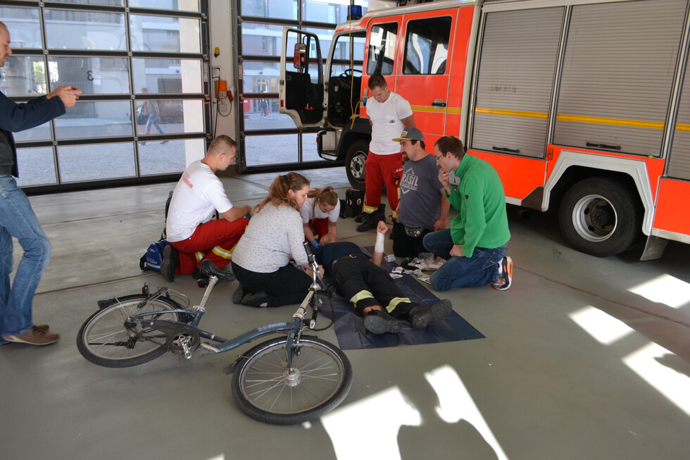 Der Rettungswagen trifft ein