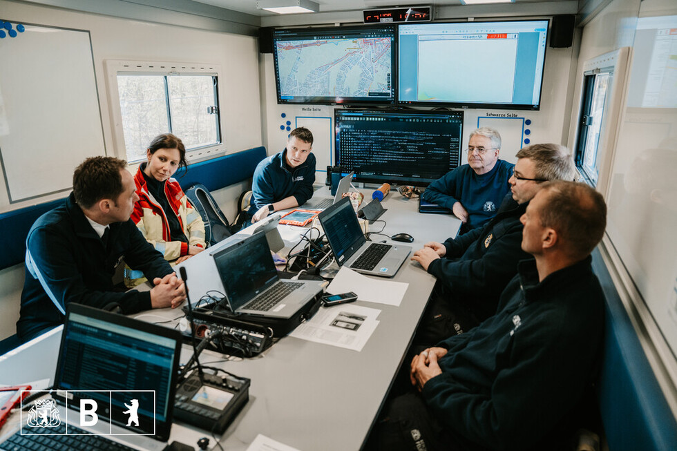 Berliner Halbmarathon – Die Berliner Feuerwehr mittendrin
