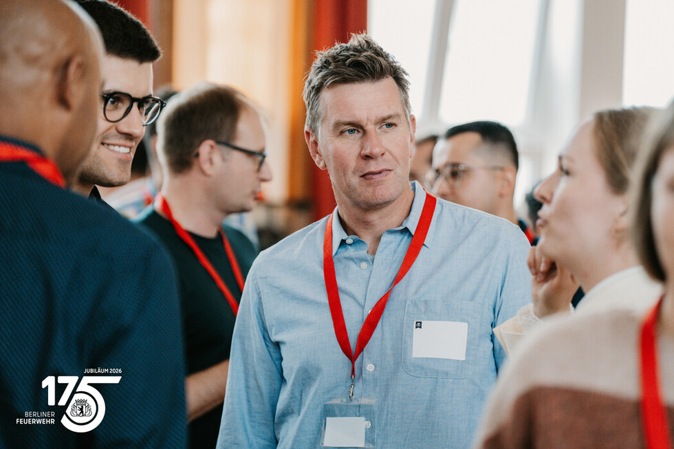 Die Teilnehmenden tauschen sich im Rahmen eines Workshops aus.